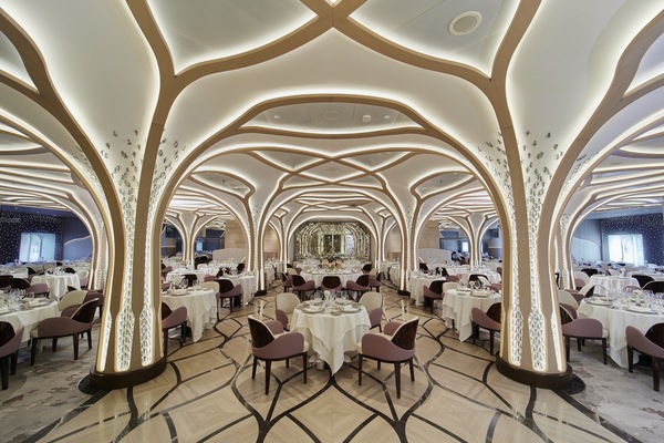 RSSC, Seven Seas Grandeur, Compass Rose 1.jpg